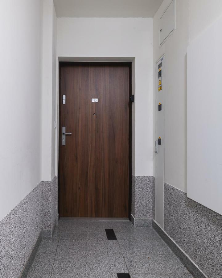 P&O Serviced Apartments Wawrzyszewska Varsovia Exterior foto